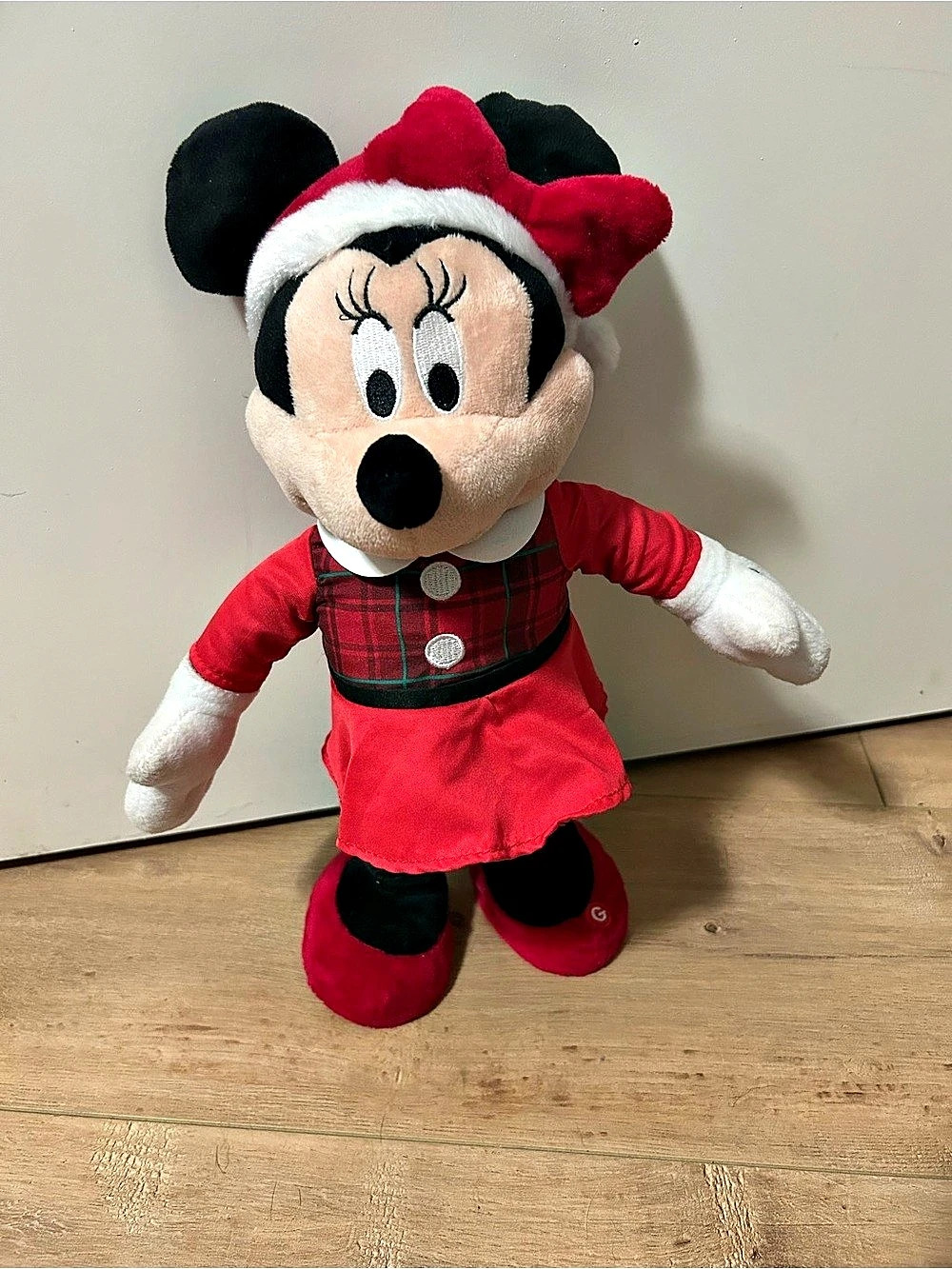 Disney Christmas Minnie Mouse Plush Toy Sings and Dances Deck The Halls